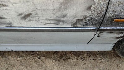 1997-1999 Bmw 540I Passenger Right Front Moulding From Door Oem Trim Strip Black