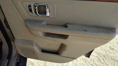 07-08 Grand Vitara Xl-7 Passenger Door Trim Panel With Switches Back Tan