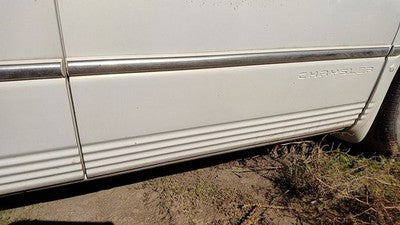 96-99 Town & Country Passenger Right Front Moulding From Door Pwp Golden White