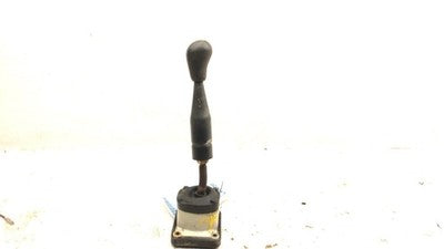2000 Chevy S10 Pickup Floor Shifter Lever Assembly 5 Speel Manual Transmission