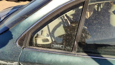 1992-1999 Olds 88 Passenger Right Rear Vent Window Back Door Glass With Frame