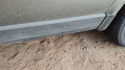 1998-2005 Vw Passat Driver Left Rear Lower Moulding From Door Back Trim Strip