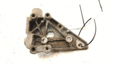 2001 Pt Cruiser 2.4L At Front Engine Mount Bracket Oem 4593336 4668546Aa