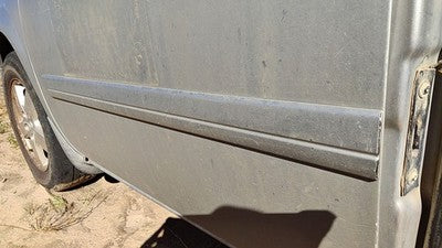 05-07 Caravan Driver Left Front Moulding From Door Trim Strip Ps2 Bright Silver