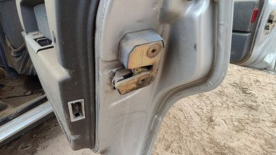 1991 Volvo 740 Passenger Right Rear Door Latch With Rods/Cables Oem Back