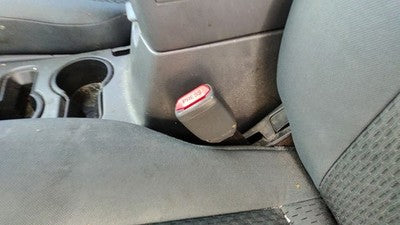 2002-2004 Nissan Xterra Driver Left Front Seat Belt Buckle Receiver Oem Gray K