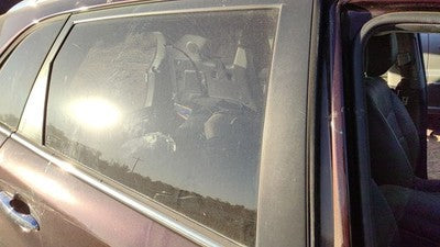 2011-2015 Kia Sorento Passenger Right Rear Side Window Door Glass Oem Back