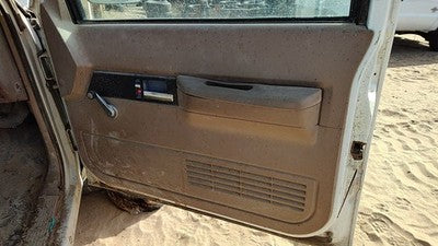 94 Chevy Silverado 1500 Passenger Right Front Door Trim Panel Manual Windows Tan