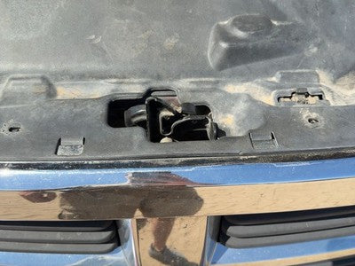 2004 Dodge Durango Hood Latch Assembly With Bracket Oem 55362294Ab