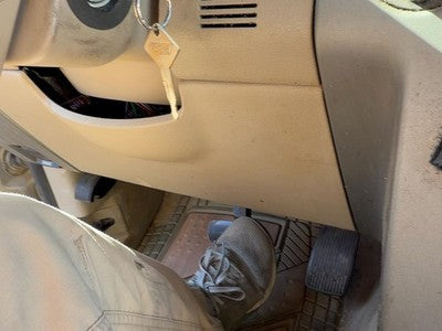 2004-2005 Ford F150 Lower Dash Under Column Knee Bolster Trim Panel Oem Tan Hw