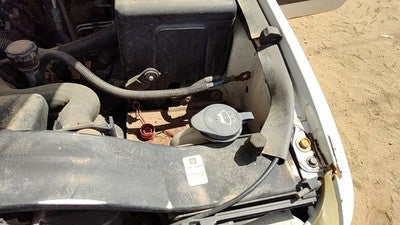 99-07 Silverado 2500 Hd Windshield Washer Fluid Reservoir With Pump Wiper Tank
