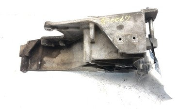 2005 Chevy Avalanche Power Steering Pump Mount Bracket With Bolts Oem 12554030