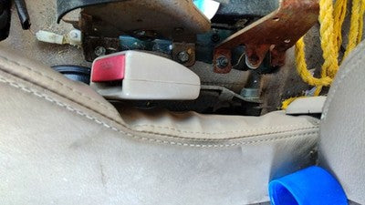 2000-02 Honda Passport Driver Left Front Seat Belt Buckle Receiver Oem Bge Beige