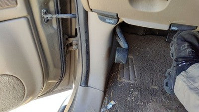 2001 Ford Expedition Driver Left Lower Kick Trim Panel Oem Tan Fh
