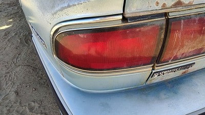 1992-1996 Buick Lesabre Driver Left Tail Light Brake Lamp Oem Rear 05977652