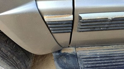1999 Chevy Suburban Passenger Right Rear Moulding On Quarter Panel Oem