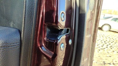 2011-2015 Kia Sorento Passenger Right Front Door Latch With Rods/Cables Oem