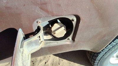 1983 Gmc Sierra C3500 Fuel Filler Neck Assembly With Gas Cap Oem