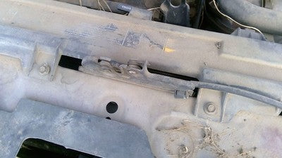 1990-1999 Olds Eighty Eight Hood Latch Assembly With Bracket Oem 25619857