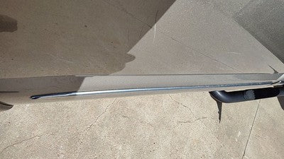 2002 Sierra 2500 Hd Passenger Right Rear Moulding On Front Of Box Oem