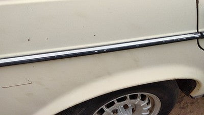 1980 Mercedes 300Td Passenger Right Rear Moulding On Quarter Panel Oem