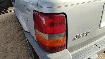 1993-1998 Jeep Grand Cherokee Driver Left Tail Light Brake Lamp Oem Rear