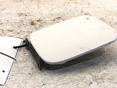 2005-2008 Suzuki Forenza Fuel Door Lid Gas Flap Oem White 6485085Z02
