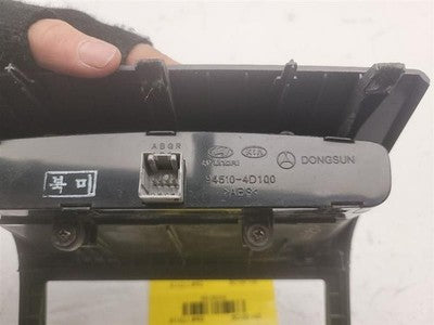 2006-2008 Kia Sedona Radio Trim Surround Bezel With Clock Oem Dash Panel