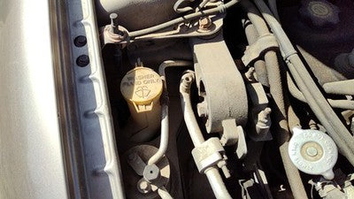 2001-2005 Dodge Neon Windshield Washer Fluid Reservoir With Pump Oem Wiper Tank