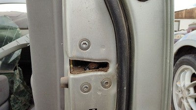 2005-2006 Toyota Camry Passenger Right Front Door Latch With Rods/Cables Oem