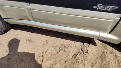1991-1998 Suzuki Sidekick Passenger Right Lower Rocker Panel Moulding Side Skirt