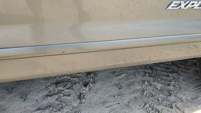 02-10 Ford Explorer Passenger Right Front Moulding From Door Trim Strip Gold Tk