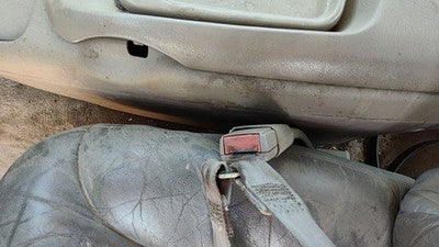 1997 Silverado 2500 Driver Left Front Seat Belt Buckle Receiver Oem Tan 52D