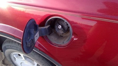 1990-1991 Olds Eighty Eight Fuel Filler Neck Assembly With Gas Cap Oem 22519390