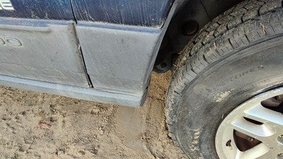 2003-2004 Jeep Grand Cherokee Passenger Right Moulding From Fender Trim Strip