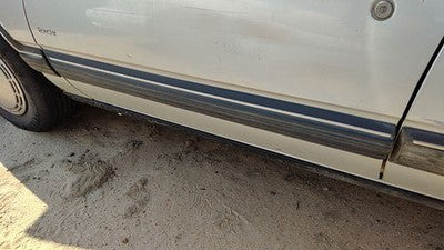 1990 Olds 88 Driver Left Front Moulding From Door Oem Trim Strip