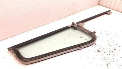 1979-1989 International S Series S1600-s2600 Right Door Vent Window With Frame