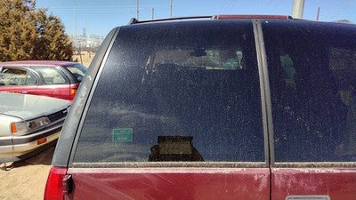 1995-2000 Gmc Yukon Driver Left Rear Back Glass Window Oem Barn Door 15745305