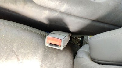 1999 Chevy Suburban Driver Left Front Seat Belt Buckle Receiver Oem Gray 132