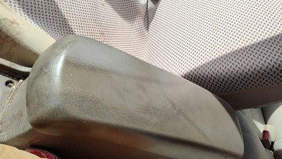 04-05 New Style Malibu Center Console Lid Only Arm Rest Fold Down Neutral 52E