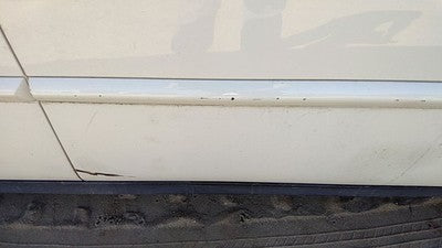 05-09 Lacrosse Passenger Right Front Moulding From Door Oem Trim Strip White 40U