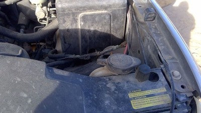 2000-2006 Chevy Tahoe Windshield Washer Fluid Reservoir With Pump Oem Wiper Tank
