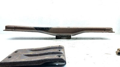 2002 Sierra 2500 Hd Transmission Crossmember Bracket Oem With Bolts 4X4