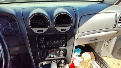 2005-2009 Gmc Envoy Trim Bezel Around Radio Surround Dash Panel Oem 15141385
