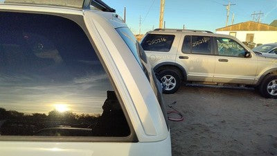 2001 Chevy Suburban Driver Left Rear Moulding On Quarter Panel 50U Summit White