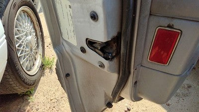 1990 Olds 88 Driver Left Front Door Latch With Rods/Cables Oem