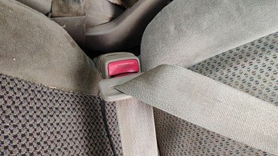 01-02 Silverado 2500 Driver Left Front Seat Belt Buckle Receiver Oem Tan 52D