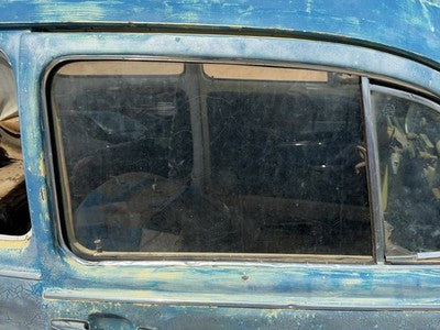 1965-1977 Vw Super Beetle Passenger Right Front Side Window Door Glass Oem