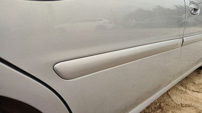 1997-05 Malibu Passenger Right Rear Moulding From Door Back Trim 17u Silvermist