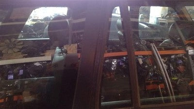 99-02 Range Rover Passenger Right Rear Vent Window Back Door Glass With Frame